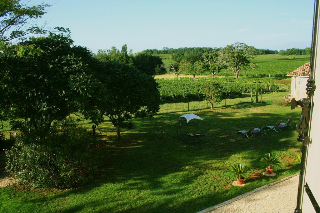 Bed and Breakfast Bleu Raisin à Les Salles-de-Castillon Extérieur photo
